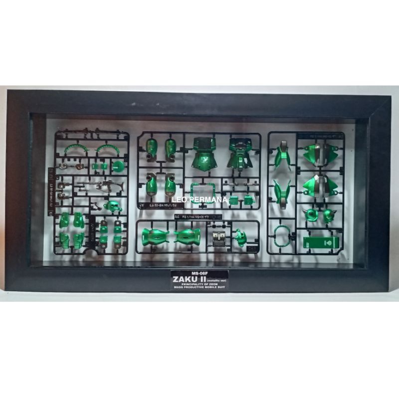 FG ZAKU II GREEN METALLIC DISPLAY FRAME | FG ZAKU II | DISPLAY GUNDAM