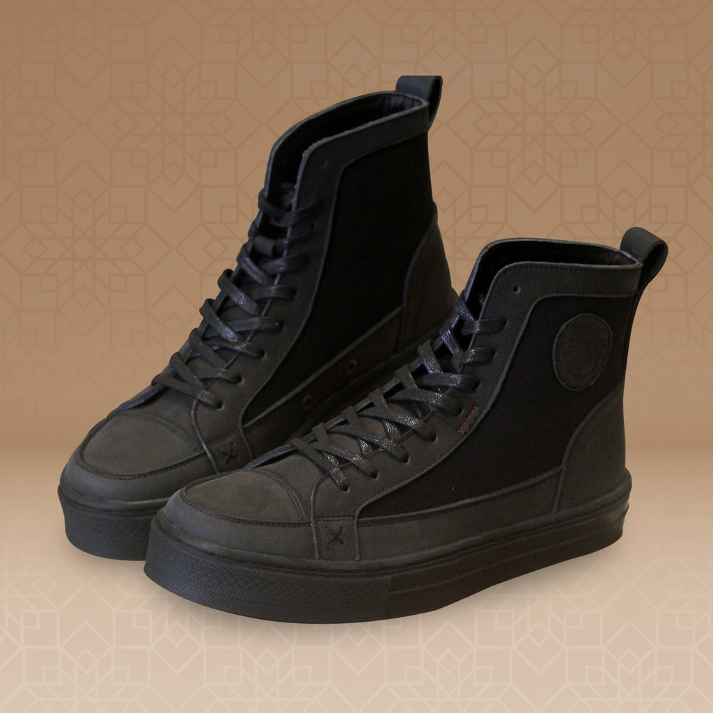 SEPATU BOOTS KULIT FORMAL - CASUAL - BRADLEY'S VENOM BLACK