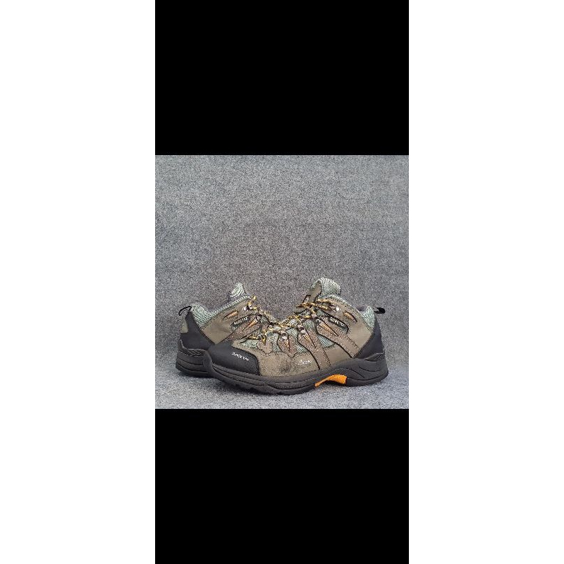 Sepatu Outdoor Second-BlackYak