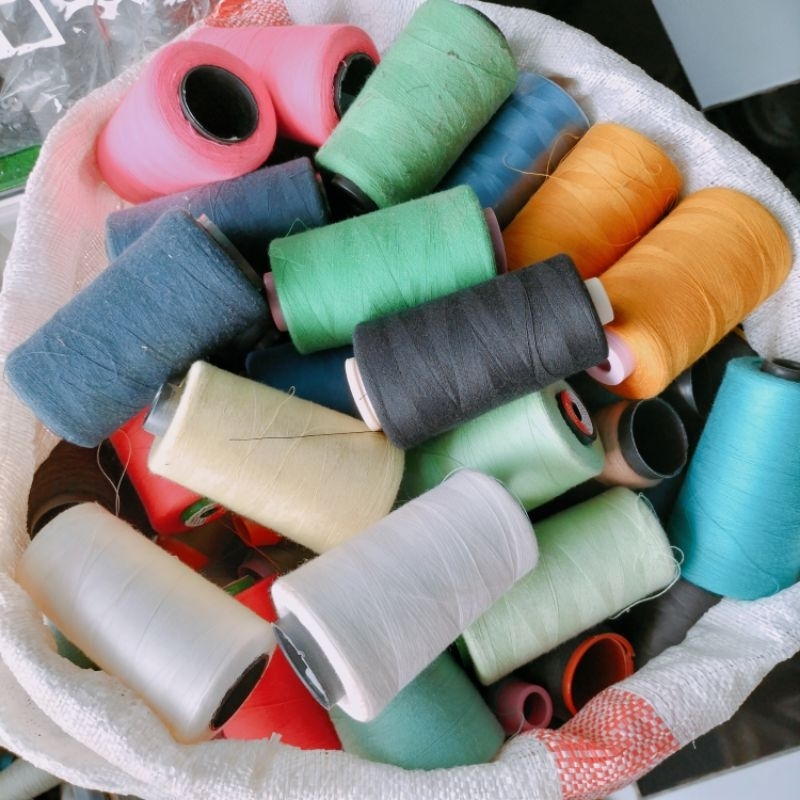 Benang jahit kiloan warna random 40/2 dan 20/2 berat 500gram perlengkapan menjahit grade A