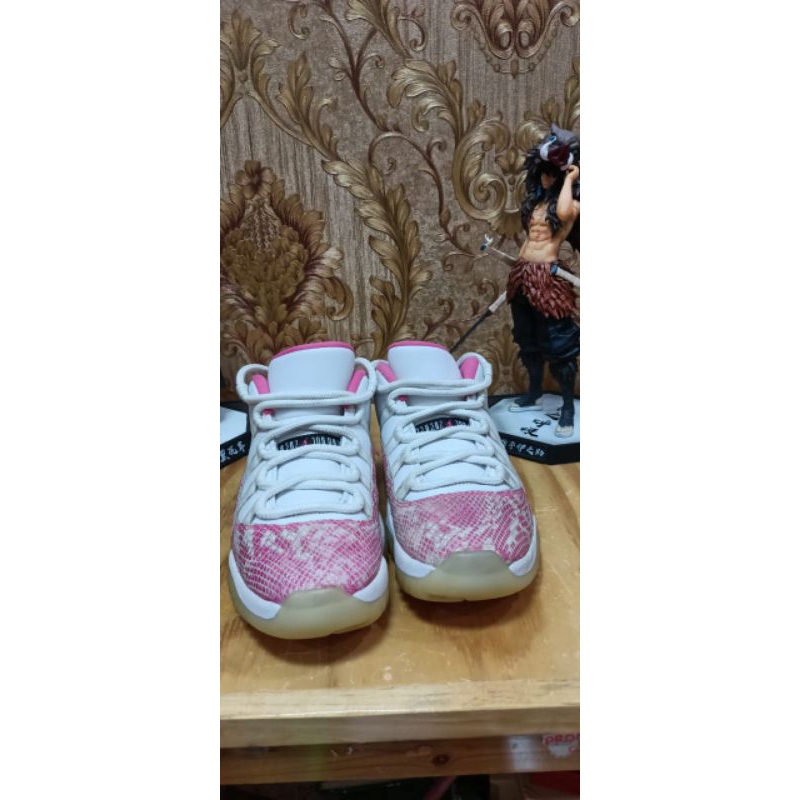 jordan 11 retro low pink snakeskin