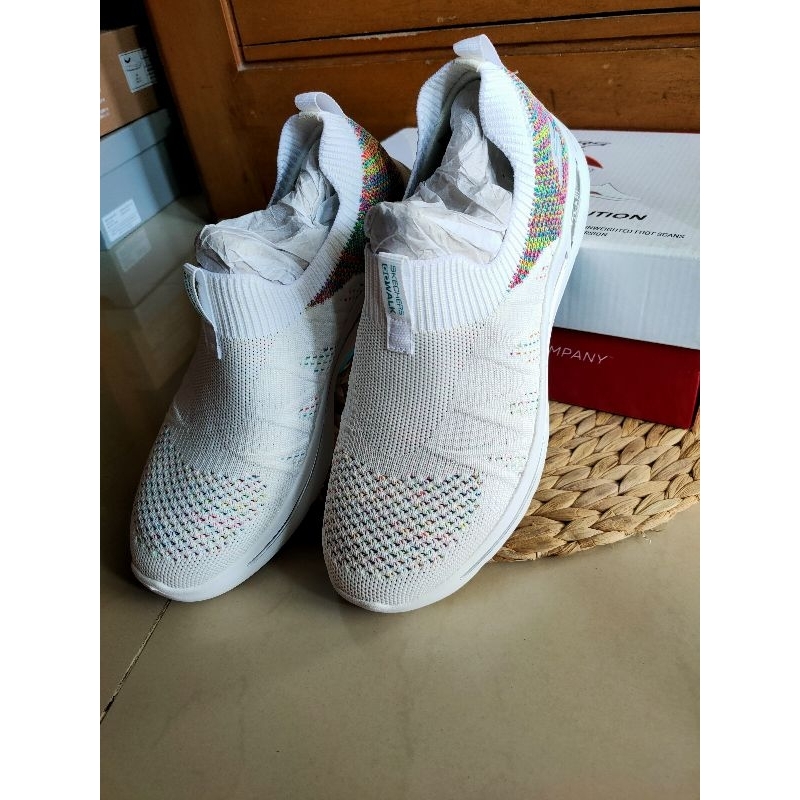 Preloved Skechers size 38