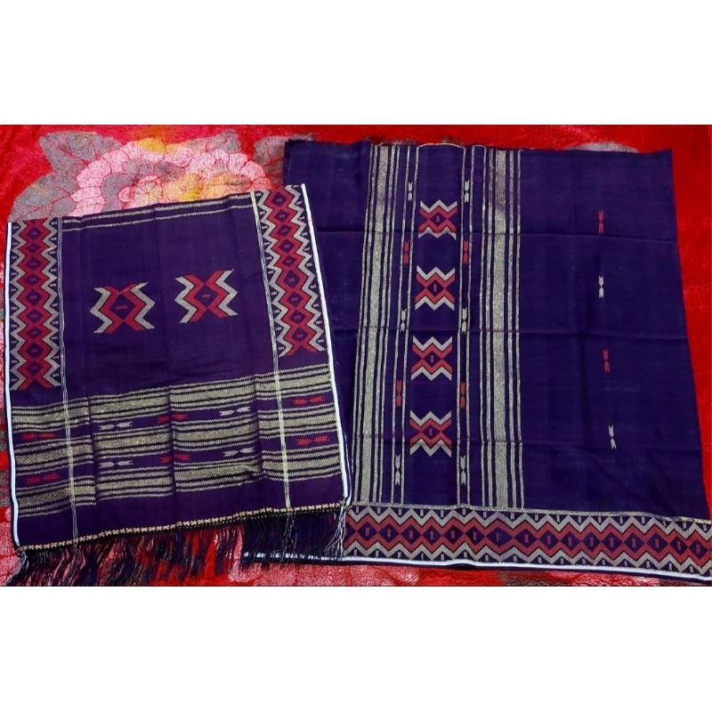 Set Tenun motif pita Potong dasar kopi gosong bahan sutra benang ratus dengan kepala sarung memakai 