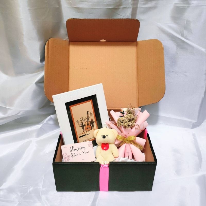 

READY / Hampers Foto Custom 4R Hadiah Ulang Tahun/ kado Anniversary / Wedding gift / hadiah Wisuda / Kado Ultah / kado pernikahan hadiah wedding / kado valentine