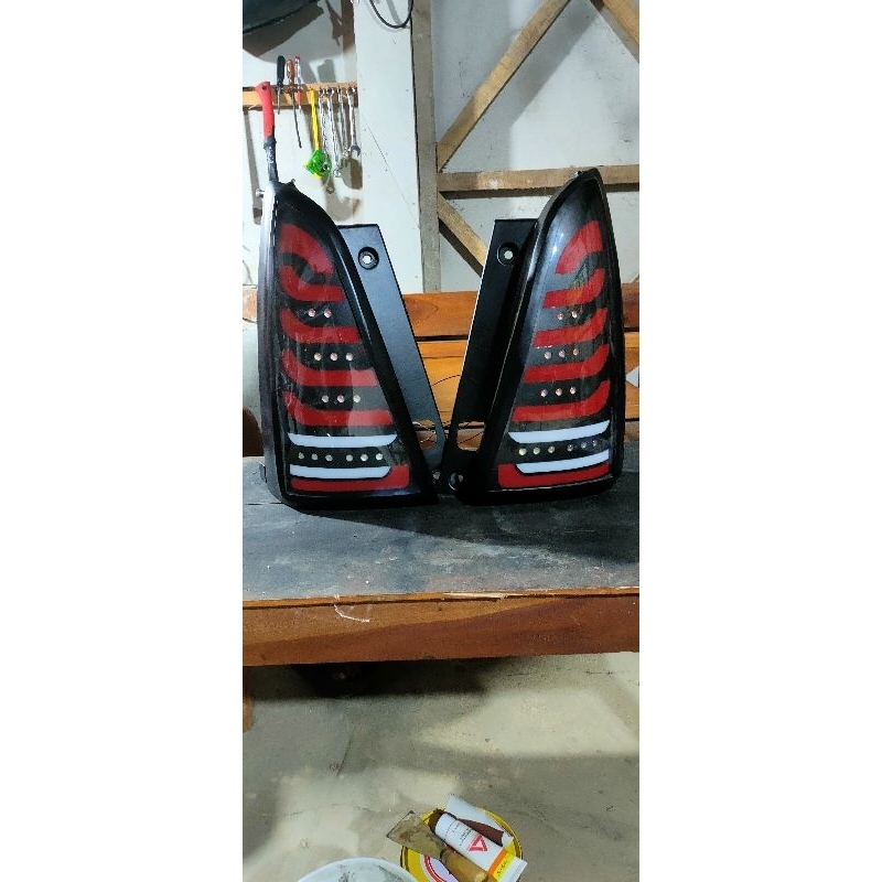 lampu belakang toyota kijang innova 2010 | stoplamp toyota kijang innova 2010