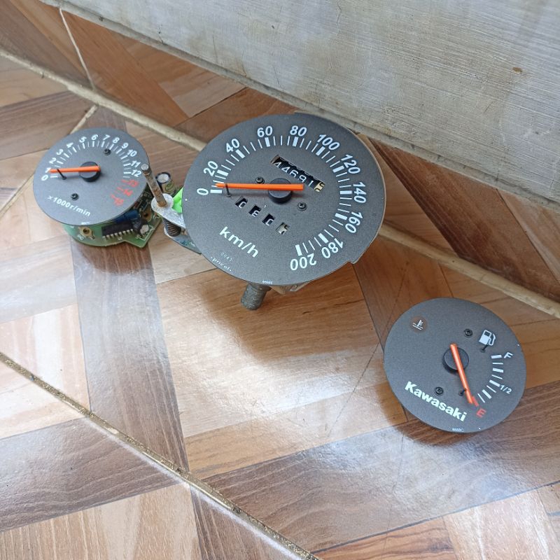 mesin odometer RPM kilometer spedometer indikator bensin Ninja 250R karbu ninja 4tak Original