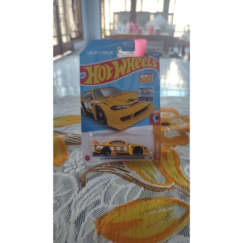 Hotwheels Nissan Silvia lbwk kuning factory sealed