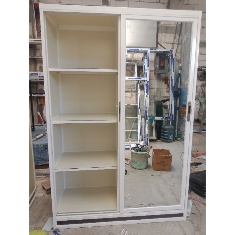 lemari pakaian aluminium