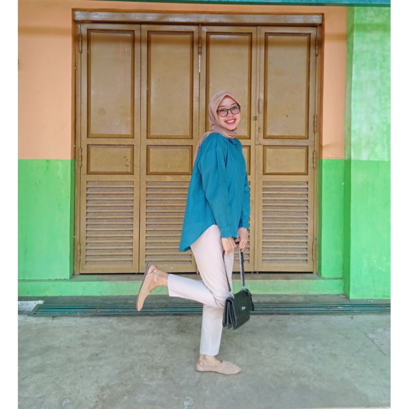 Kemeja Oversize Hana Shirt Kancing Belakang