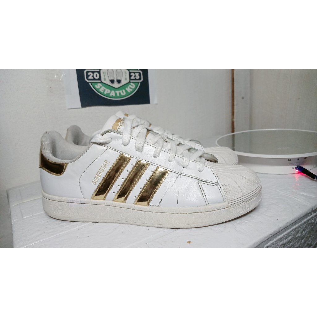 Sepatu SNEAKERS ADIDAS SUPERSTAR GOLD SECOND BRANDED PRIA GRATIS KAOS KAKI