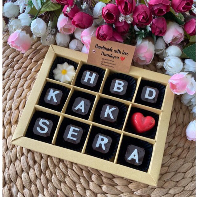 

COKLAT CUSTOM 12 SEKAT BY SWEETCHOCOBOXS