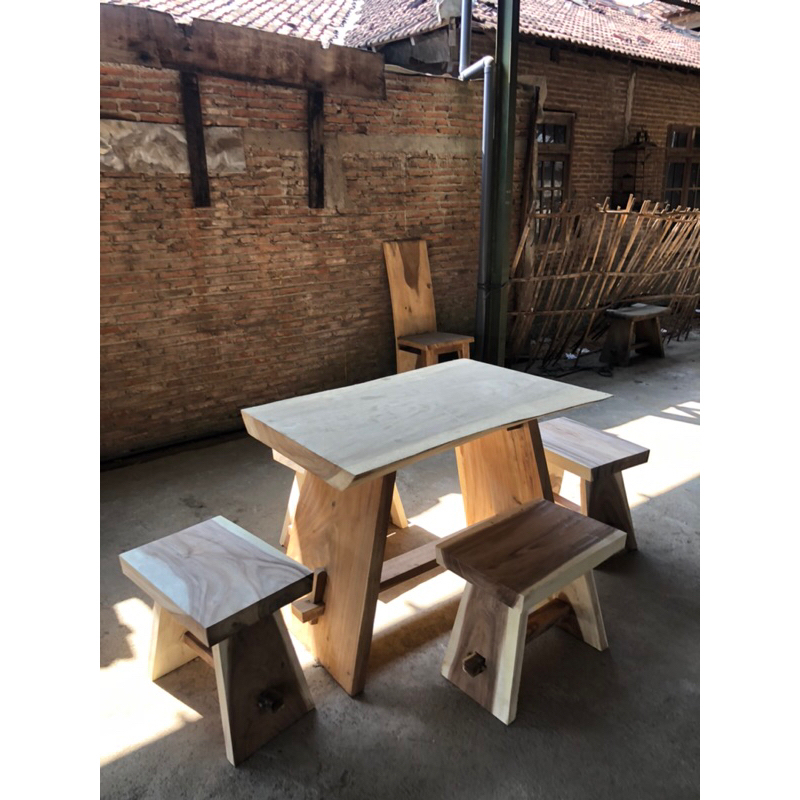 Meja Kursi Cafe Satu Set Trambesi Minimalis