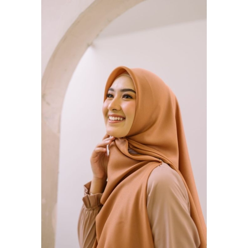 Hijab SegiEmpat Shinar Glamour/Hijab Shinar