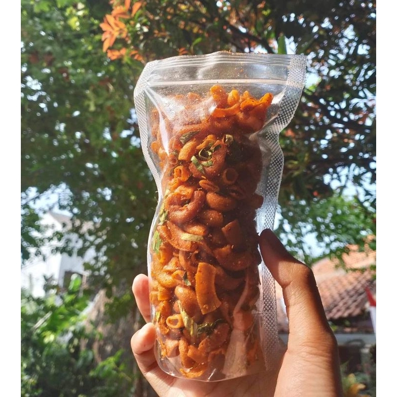 

makaroni Bantat pedas gurih daun jeruk 73 Gram