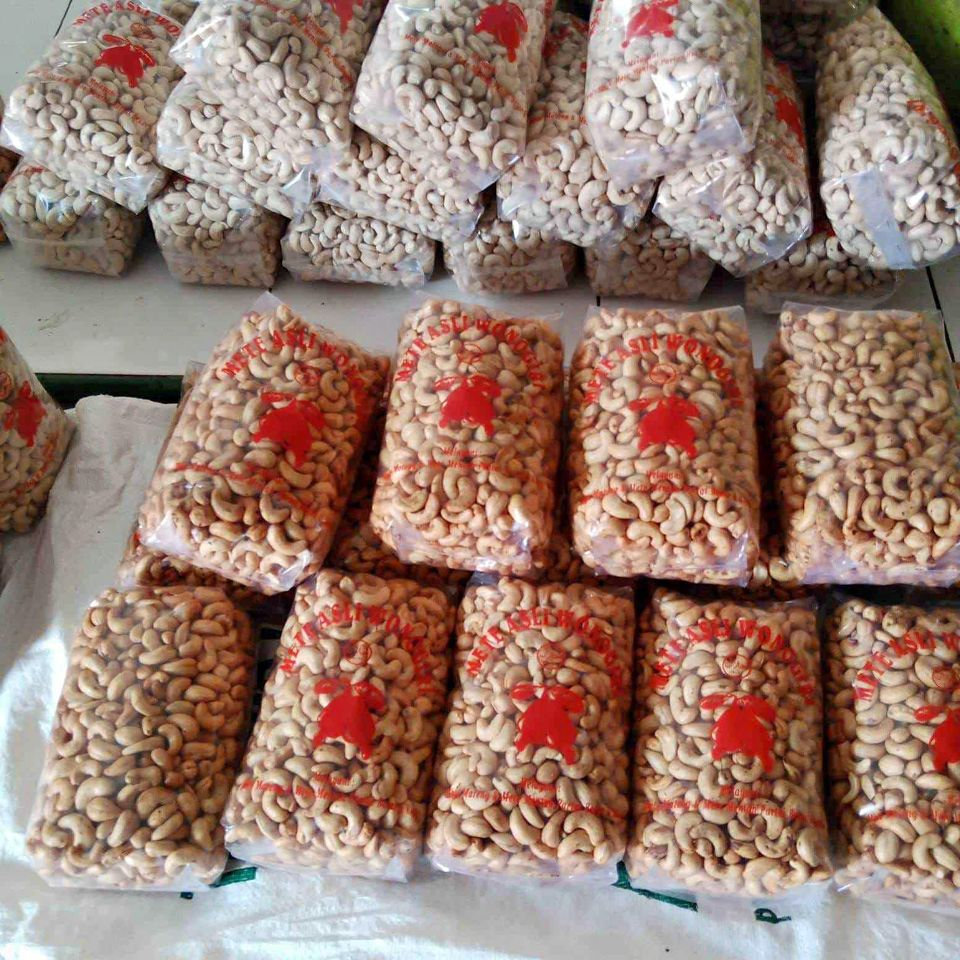 

Kacang mete mede matang mateng (1kg) asli wonogiri