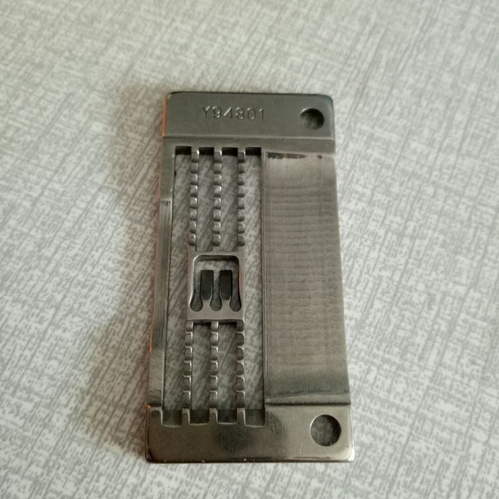 Needle Plate Plat Jarum - Tataban  Y94801  Mesin Overdeck Kam Yamato VF2500  VC2700