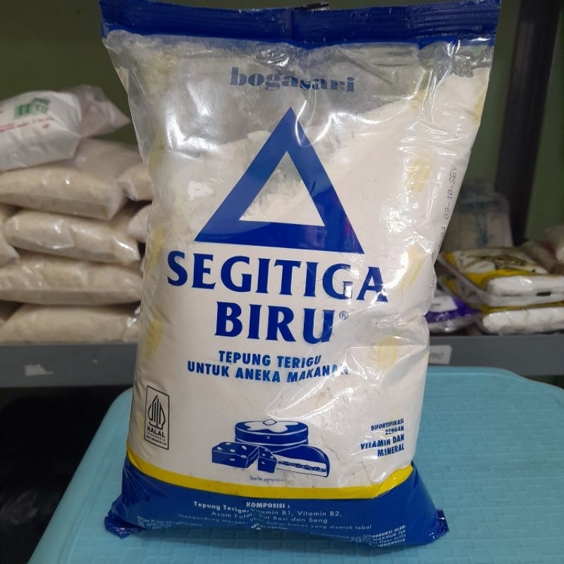 

Tepung Terigu Segitiga Biru 1 kg