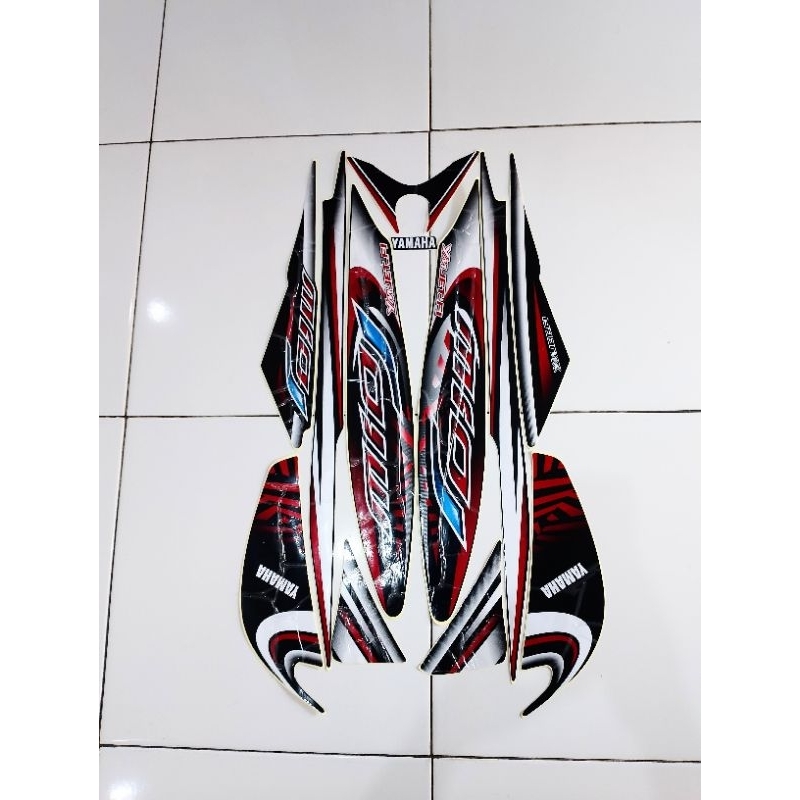 striping motor,stiker motor Yamaha Mio j sporty warna merah hitam tahun 2012