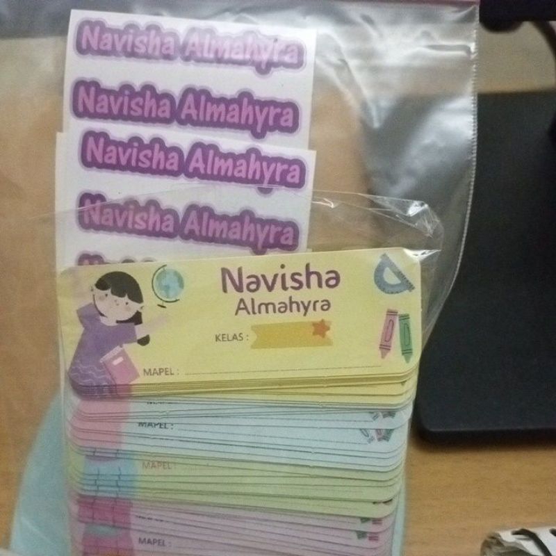 

Label nama Navisha Almahyra