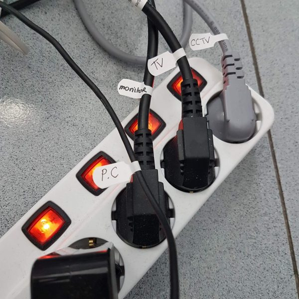 

Stiker Penanda Kabel Label Panah 11x51mm Tom n Jerry no.128 ATK1422TJ