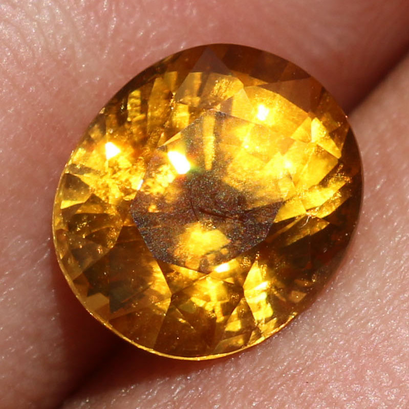 SP-110 Batu Permata Yellow Sapphire Safir Kuning Oval Thailand Natural 4.36 Ct. Bersertifikat