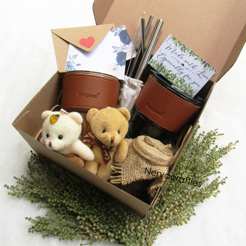 KADO HADIAH HAMPERS GIFT BOX WISUDA ULTAH ANNIVERSARY SIDANG HADIAH COUPLE PACAR ULANG TAHUN KADO UN