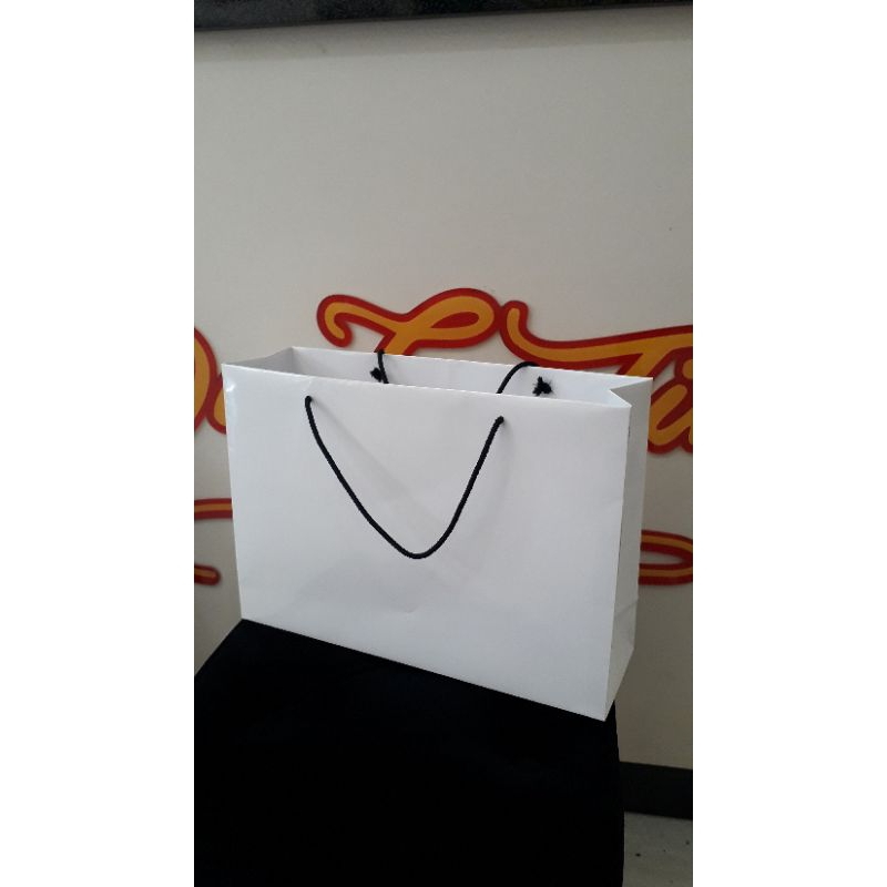 

Paperbag kertas bahan ivory uk 40 x 12 t 28