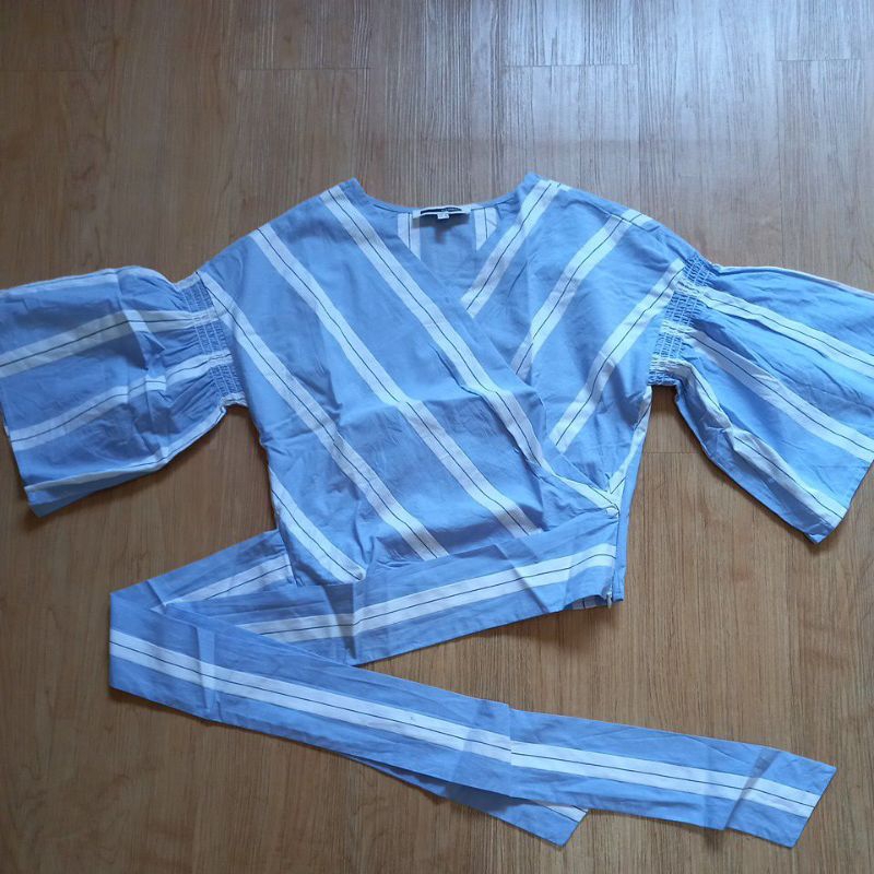 atasan wanita h-connect preloved