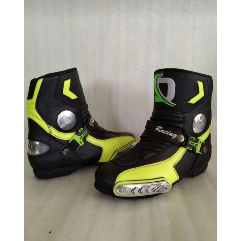 sepatu touring DLN