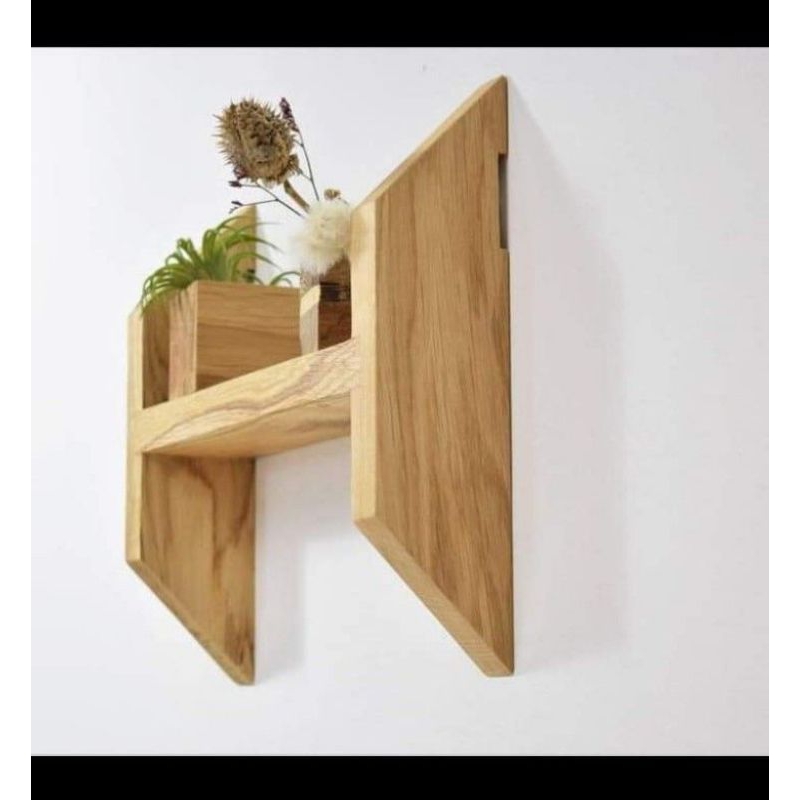 Rak dinding Kayu, Hiasan dinding