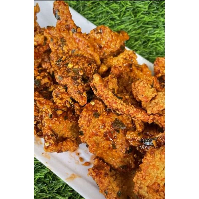 

KULIT AYAM KRISPY BUMBU CIKRUH PEDAS DAUN JERUK ISI500gram