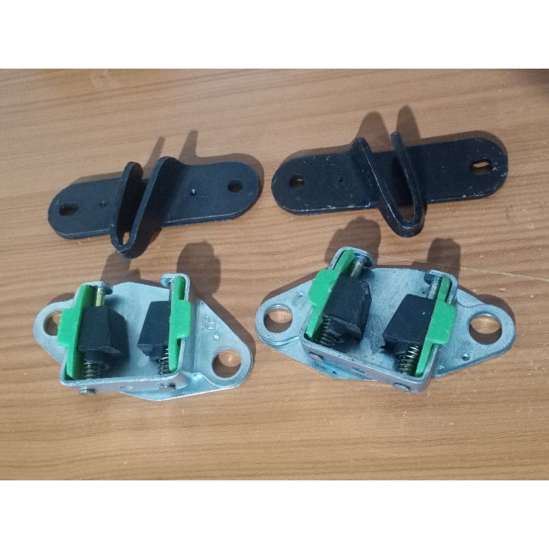 Stoper Bracket Tahanan Pintu Bagasi Kijang Kapsul Krista Lgx Th 2000-On