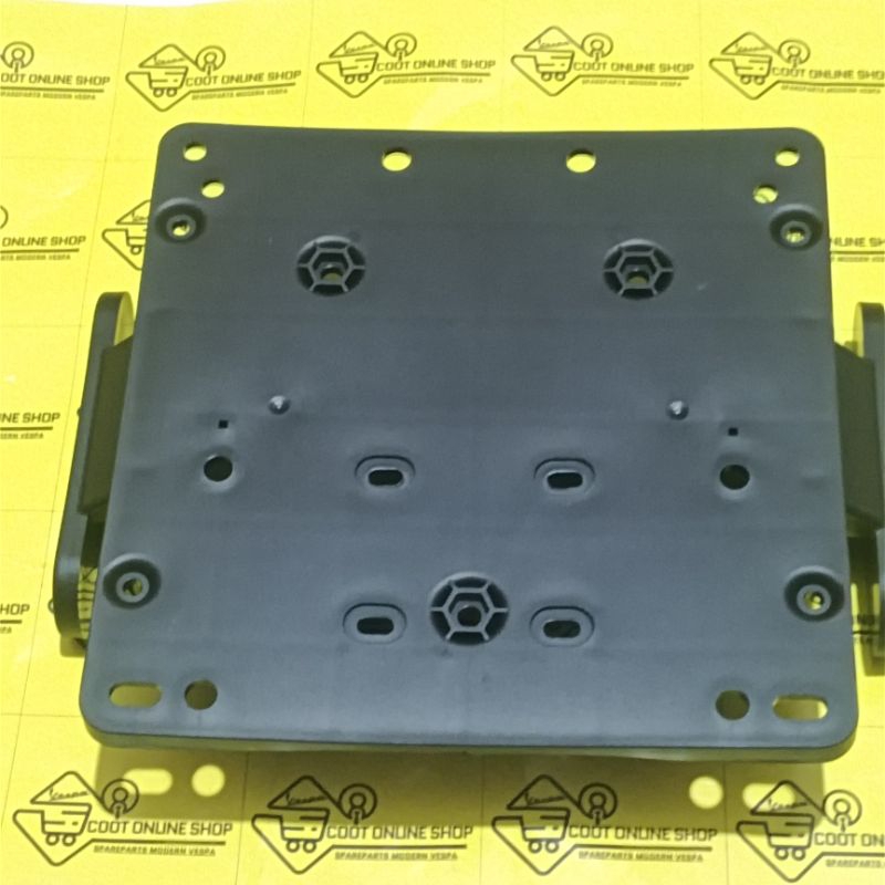 DUDUKAN PLAT NO VESPA MATIC BELAKANG
