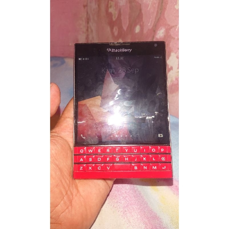 blackberry passport red minus