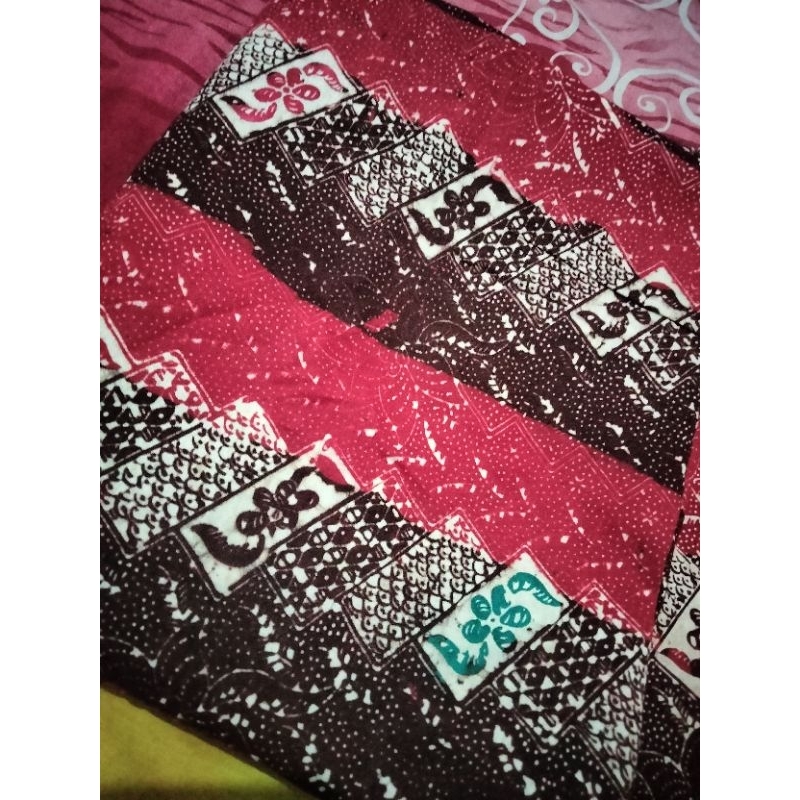 Sarung Wanita Adat Madura