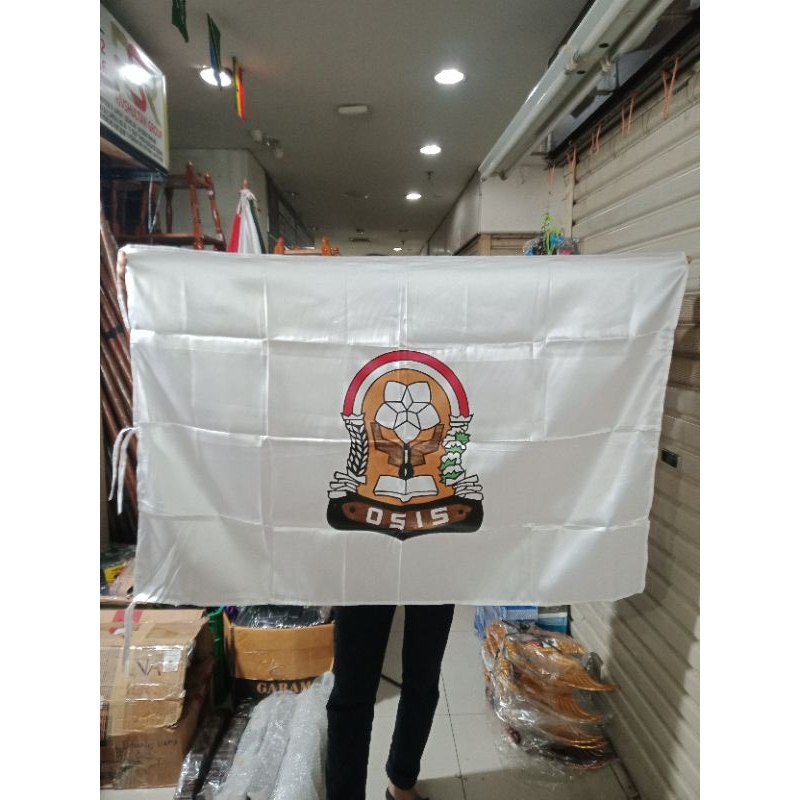 

Bendera osis SMA bahan satin logo sablon ukuran 90cmx135cm