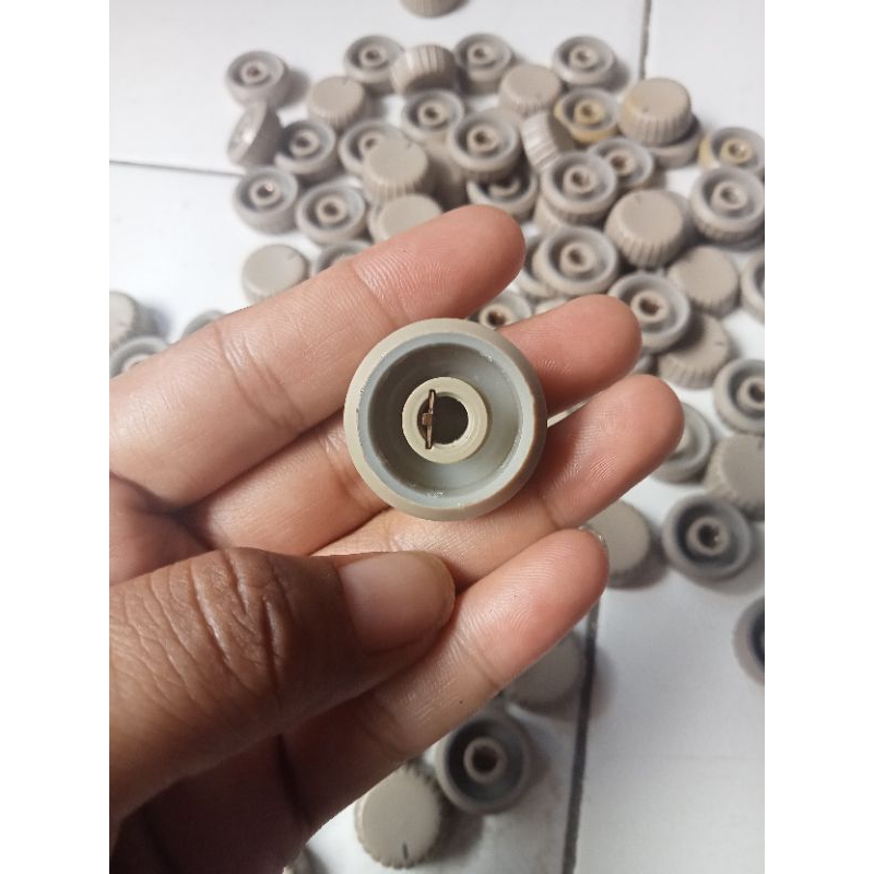 Knop putaran AC dobel blower mobil Suzuki Ertiga dan APV arena