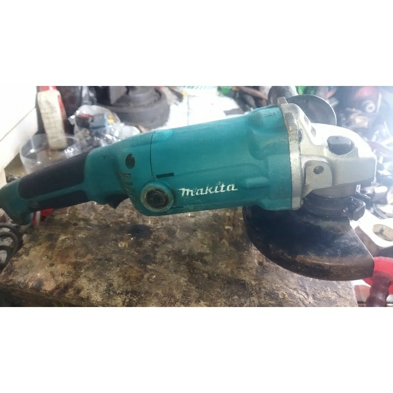 Gerinda 5" MAKITA GA 6020