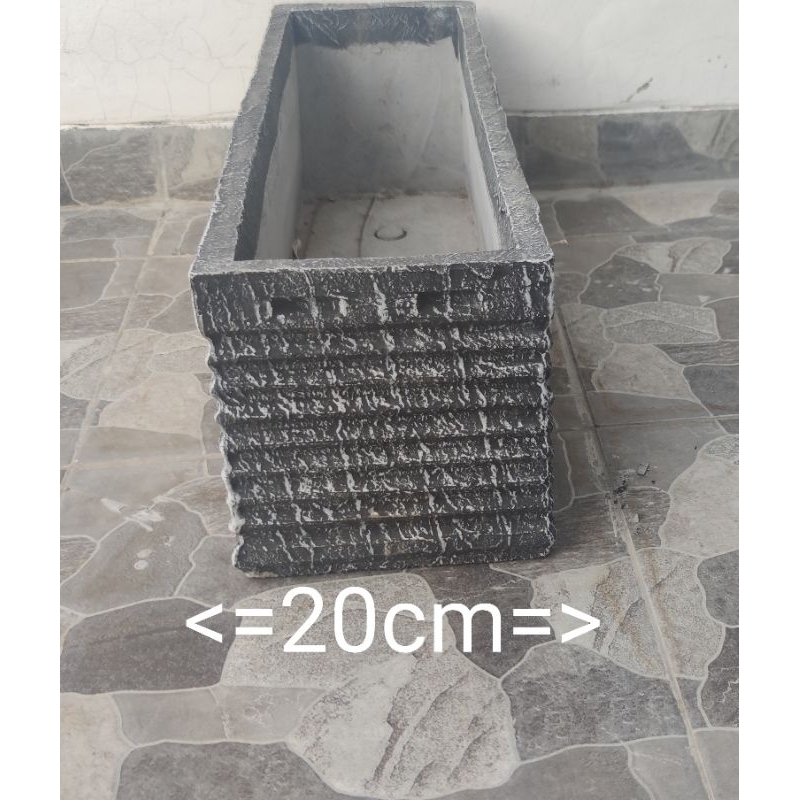 Pot panjang minimalis