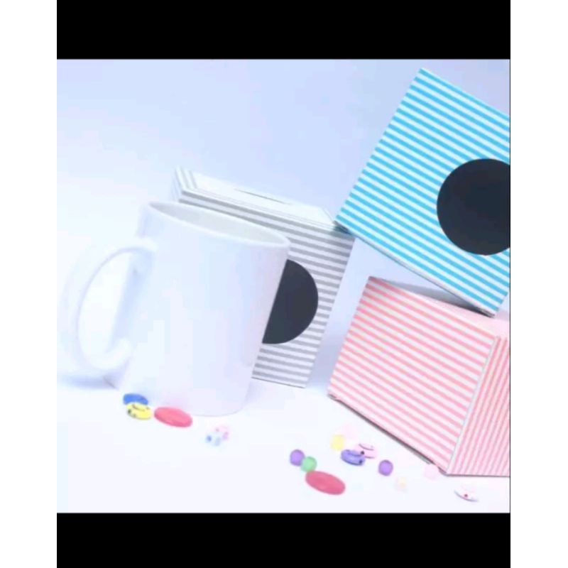 

Kotak mug salur warna