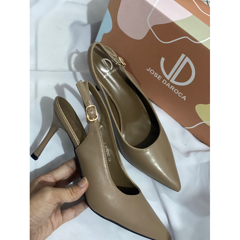 heels coklat