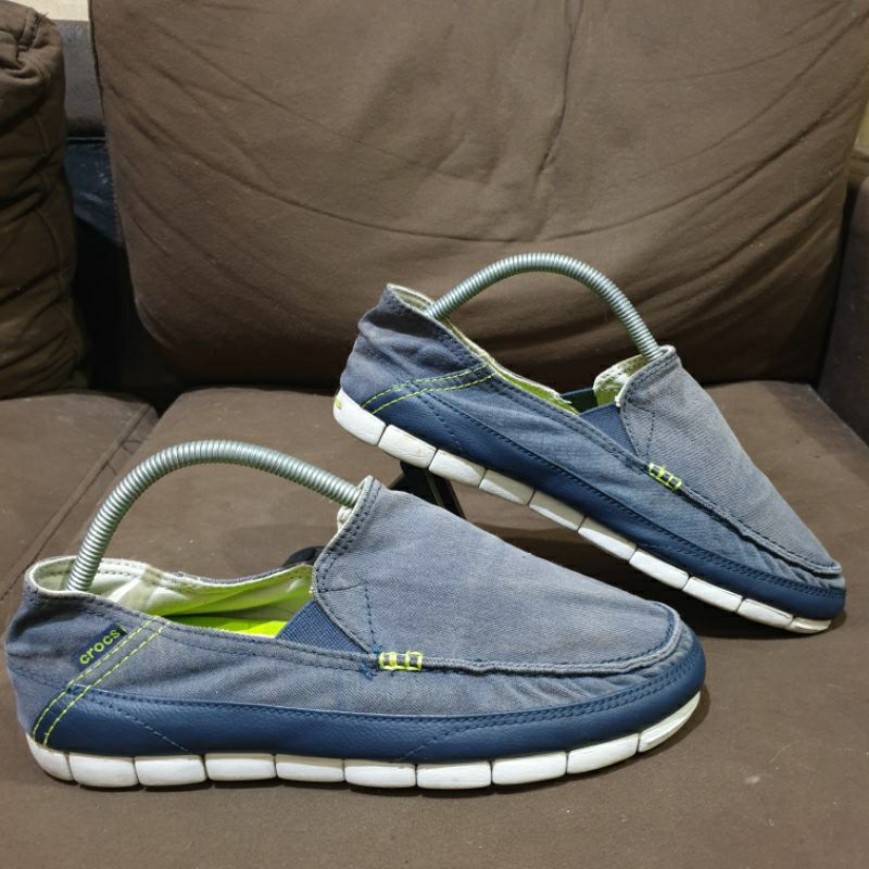 Sepatu 2 pcs Crocs Slip On Size 43 (M9)