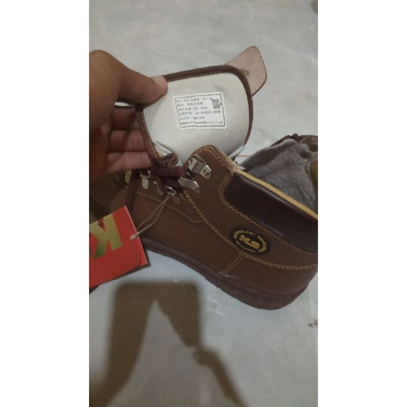 sepatu safety k2