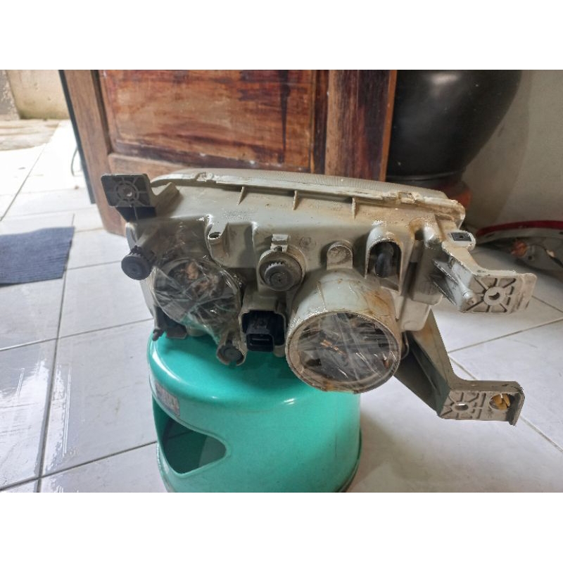 Headlamp lampu depan hyundaiTrajet