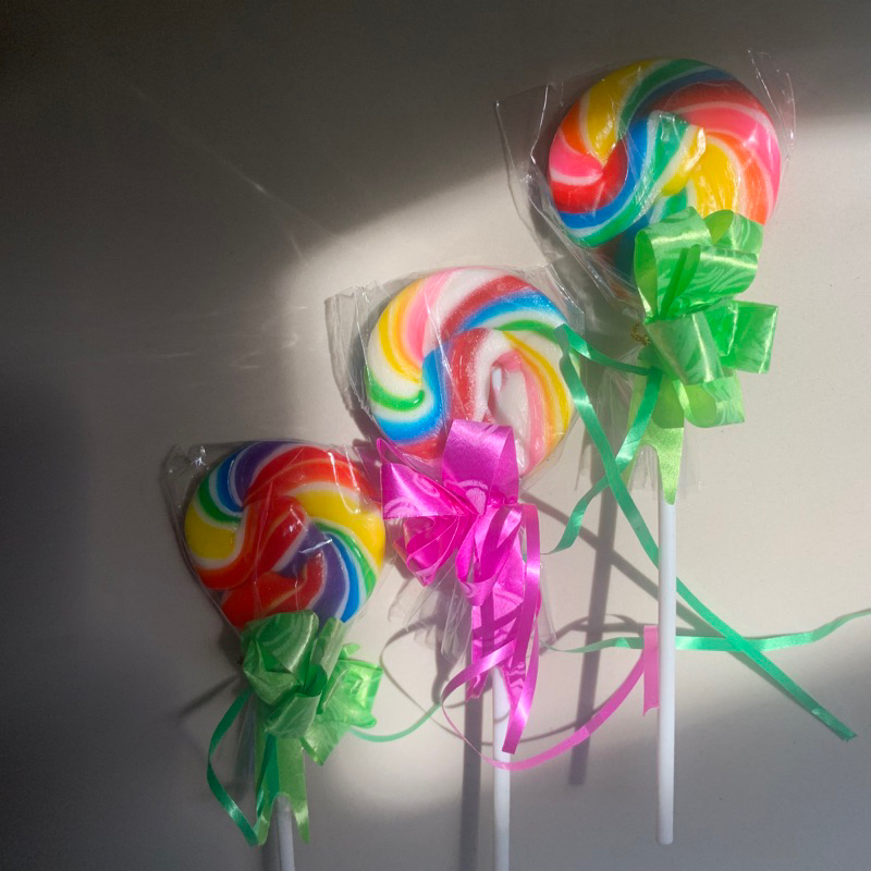 

Permen lolipop lollipop pelangi souvenir kado