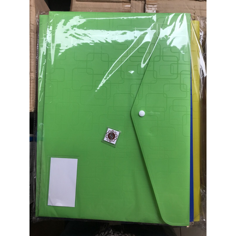 Map Plastik kancing A3