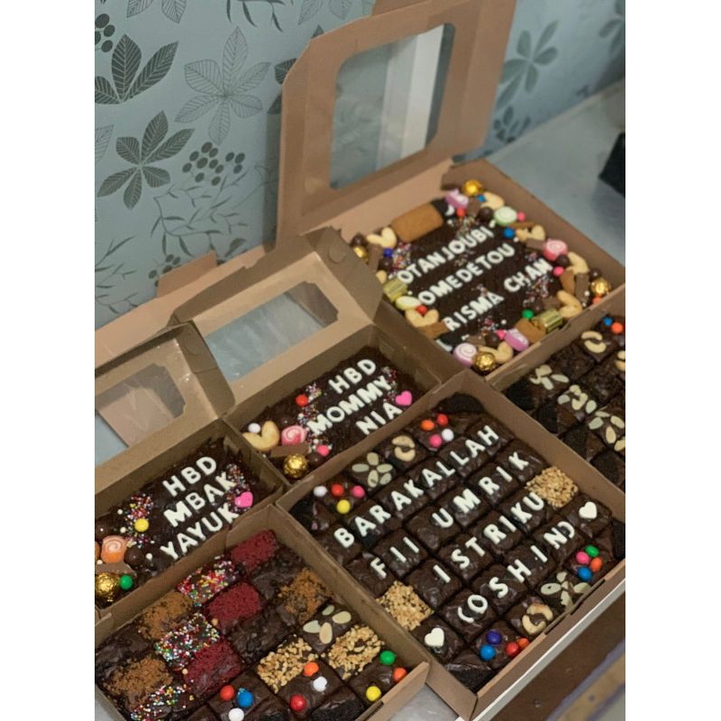 

[ INSTAN ONLY ]Fudgy Brownies Sekat Ulang Tahun Brownies Oven Brownies Solo
