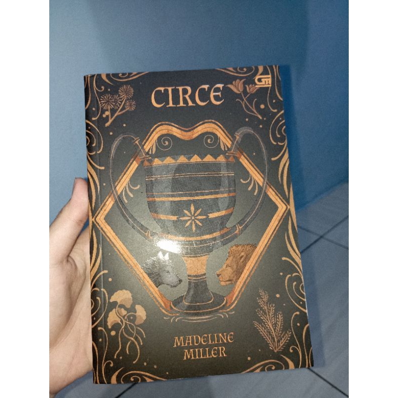 preloved novel circe (terjemahan)