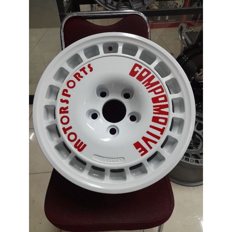Velg Model Ralli Compomotive R15x6,5 H5x114,3 ET40 White/Putih