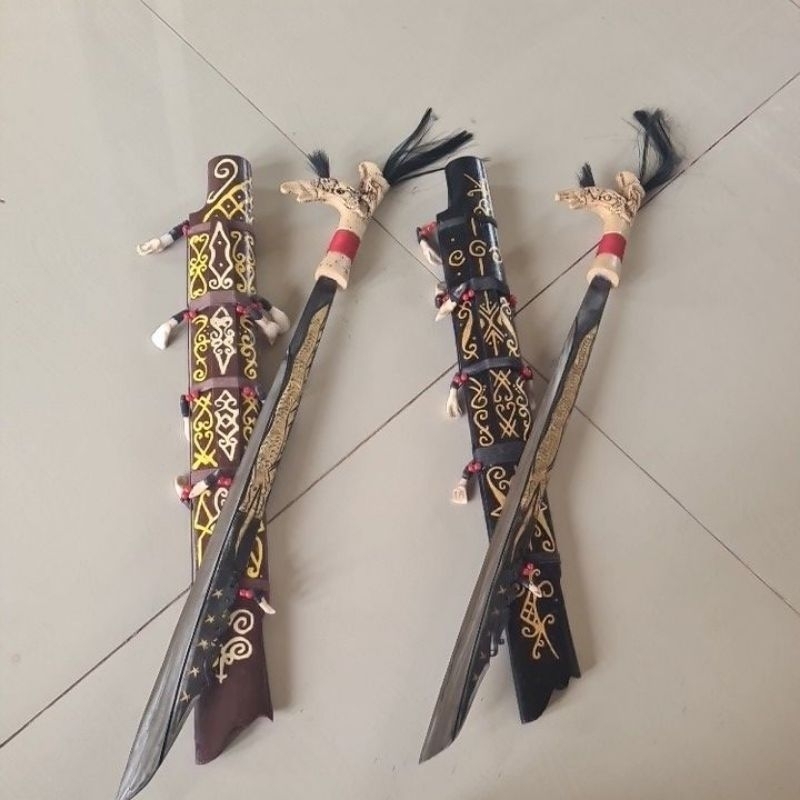 Mandau Dayak kalimantan motif Naga  panjang 65 cm  mandau Naga timbul